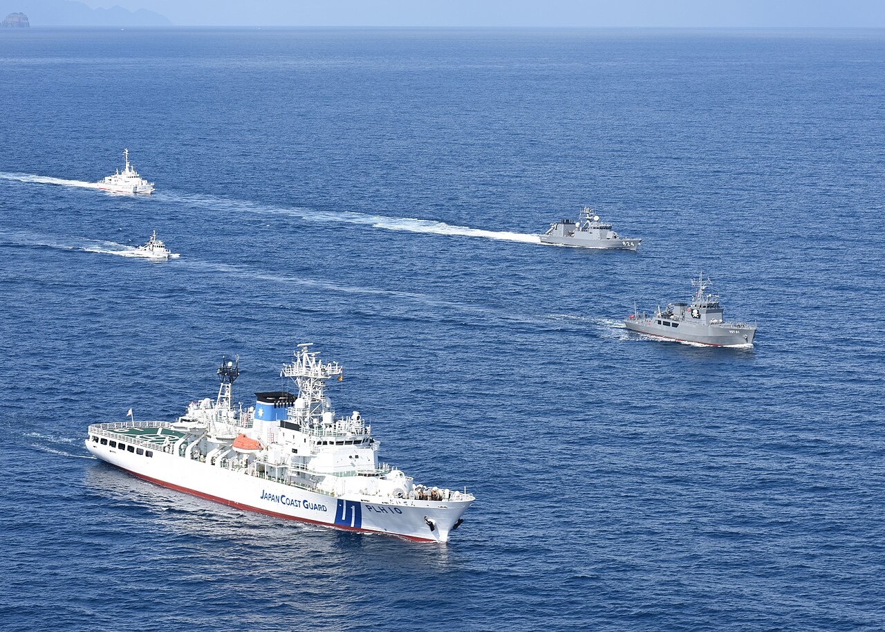 JCG-JMSDF Joint Counter-Terrorism Exercise 02.jpg